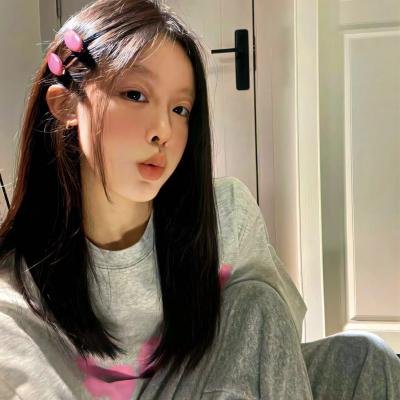 戴珍珠耳环的少女